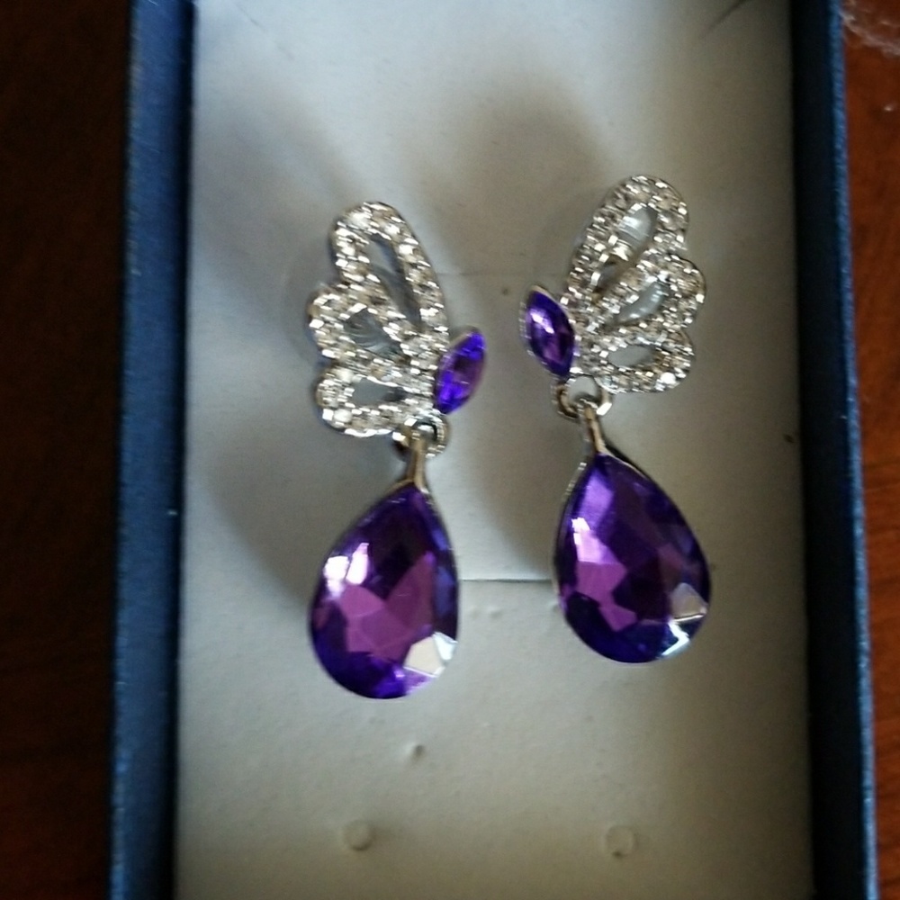 Beautiful amethyst dangly earring